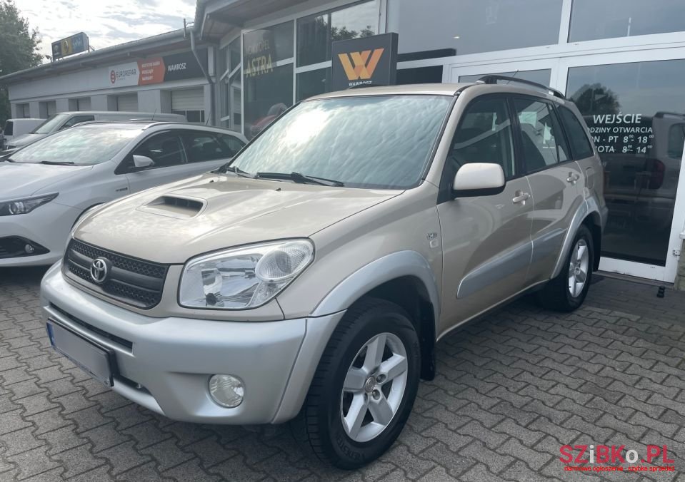 2005' Toyota RAV4 photo #2