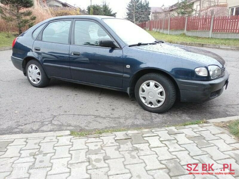 2000' Toyota Corolla photo #2