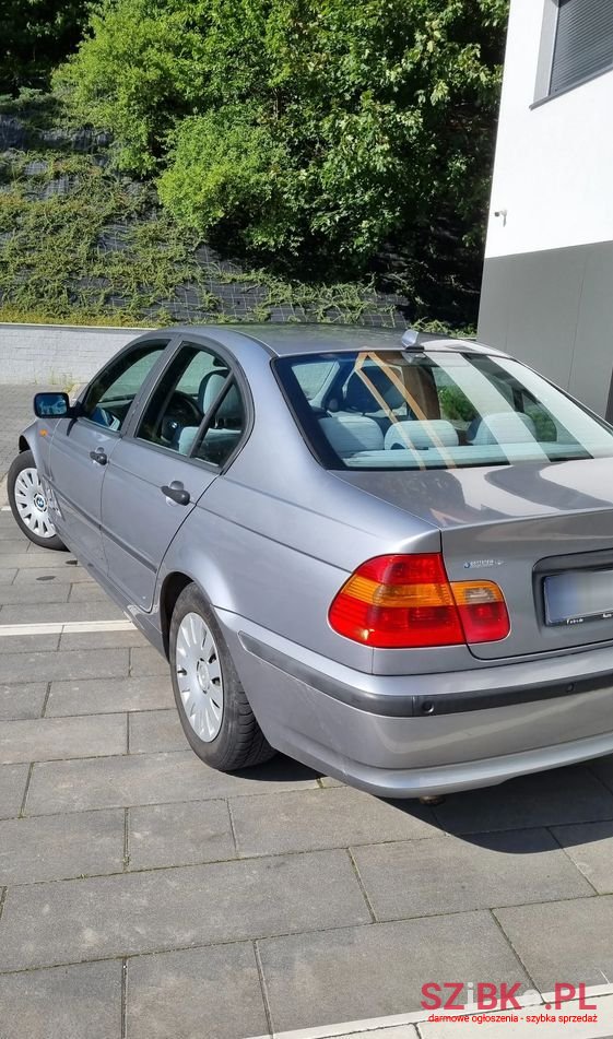 2004' BMW 3 Series 318D photo #2
