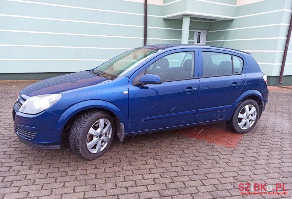 2005' Opel Astra photo #2