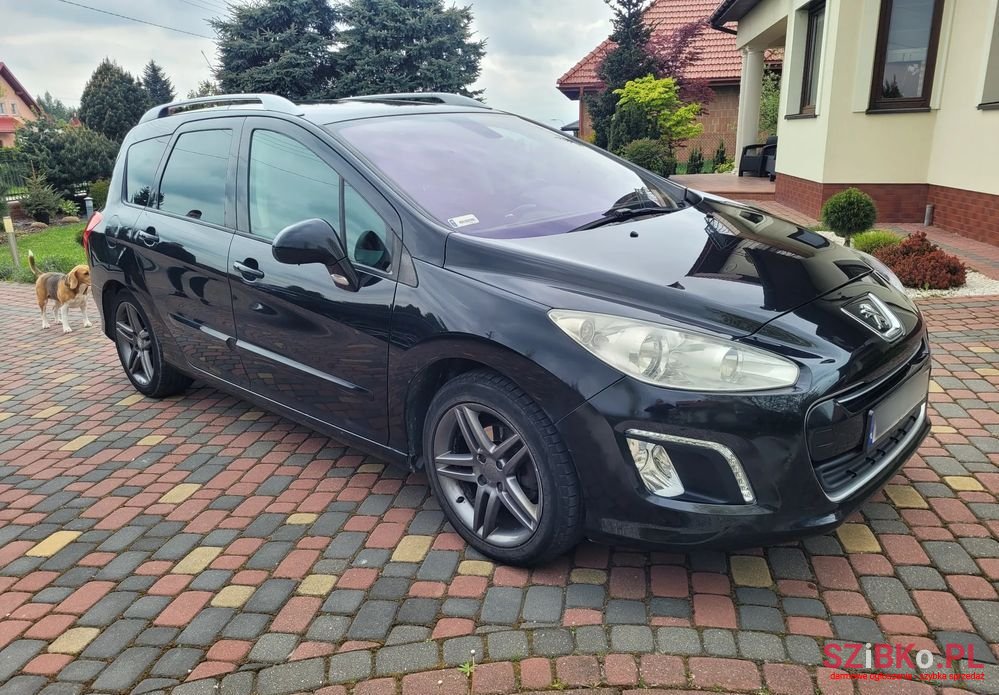 2012' Peugeot 308 photo #3