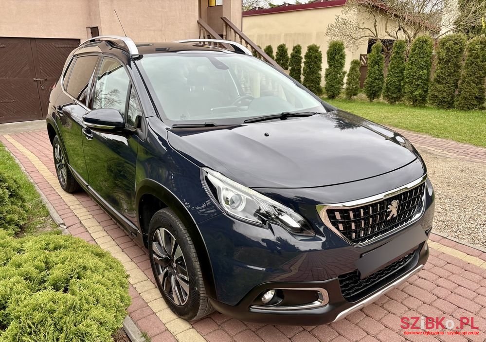 2019' Peugeot 2008 1.5 Bluehdi Allure photo #2
