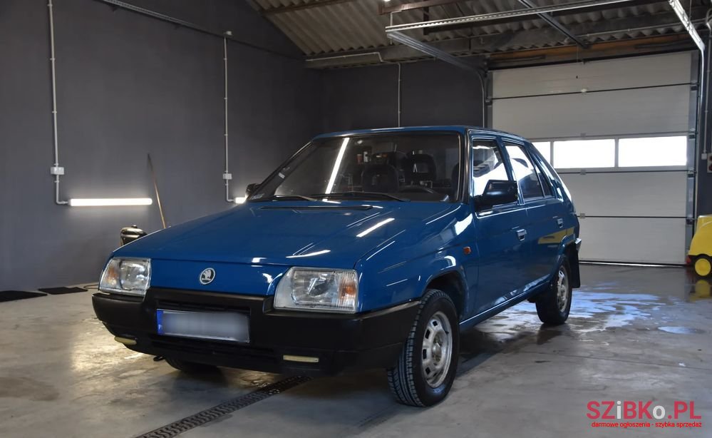 1992' Skoda Favorit 1.3 L photo #1