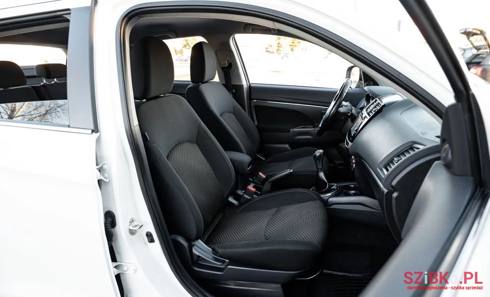 2016' Mitsubishi ASX photo #4