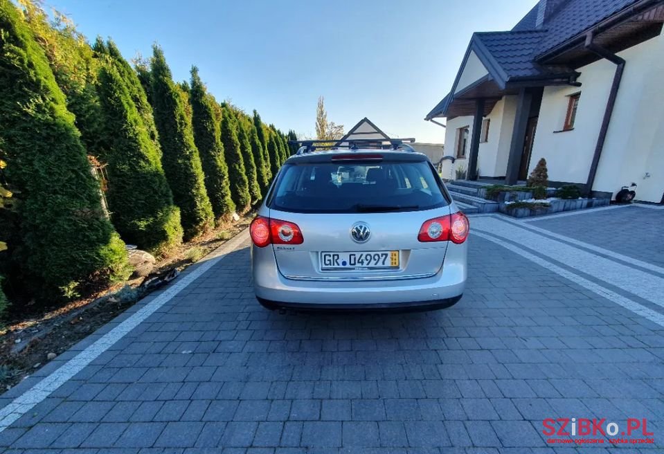 2007' Volkswagen Passat photo #6