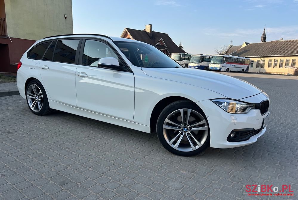 2019' BMW 3 Series 320D photo #2