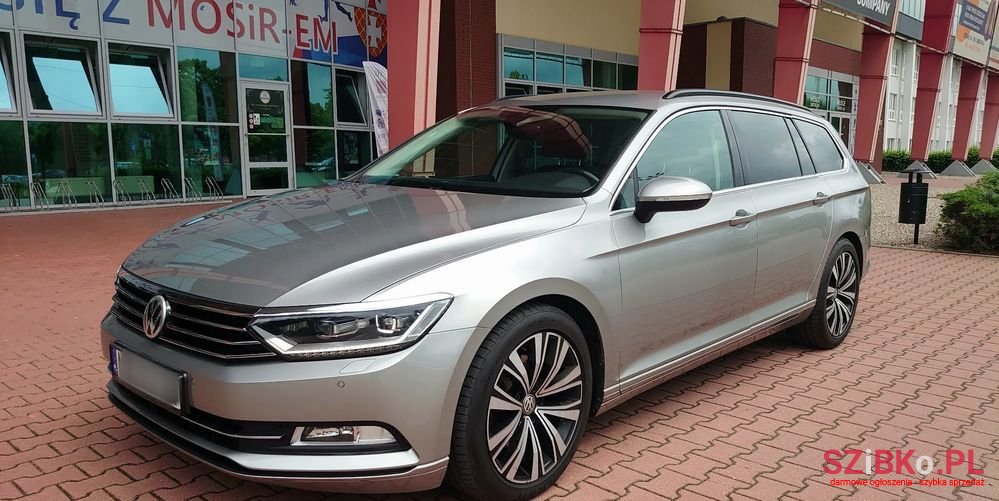 2016' Volkswagen Passat photo #1