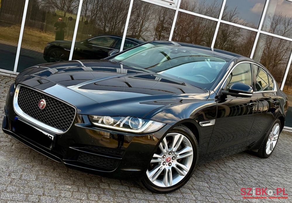 2016' Jaguar XE 20D Portfolio photo #2