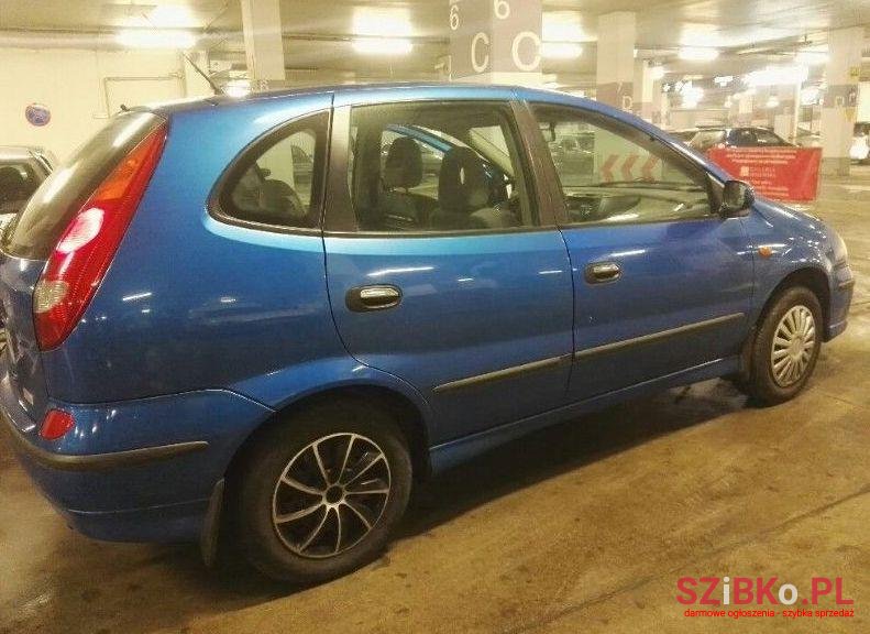 2001' Nissan Almera photo #2