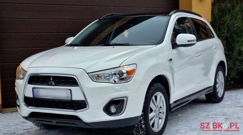 2014' Mitsubishi ASX photo #3