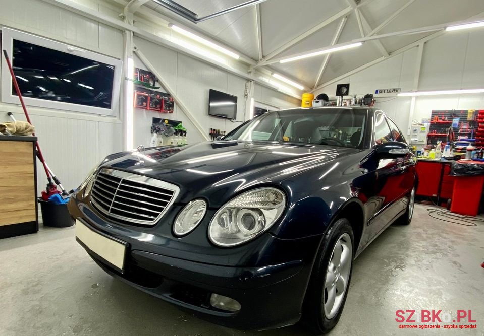 2003' Mercedes-Benz Klasa E photo #2