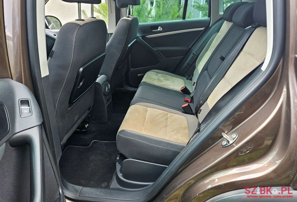2012' Volkswagen Tiguan photo #6