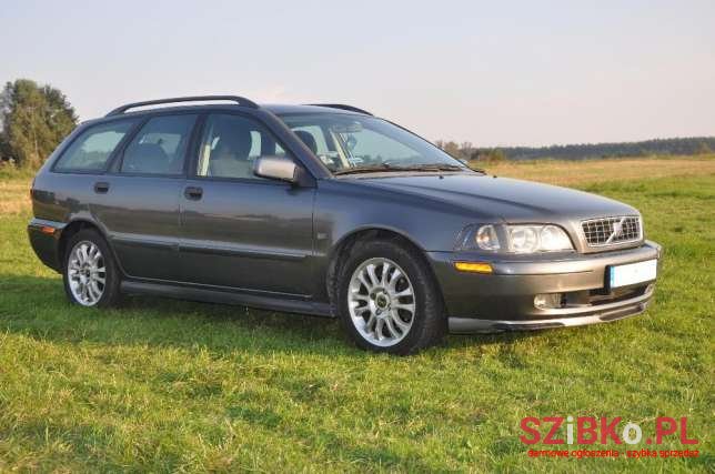 2004' Volvo V40 photo #1