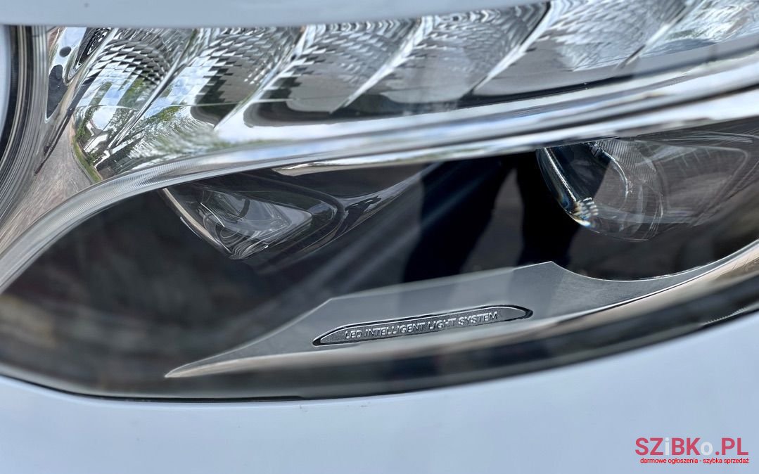 2021' Mercedes-Benz Klasa V photo #3