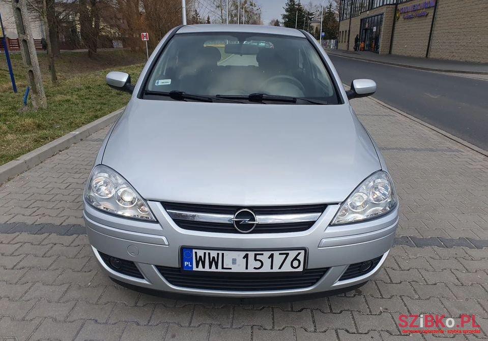 2005' Opel Corsa photo #2