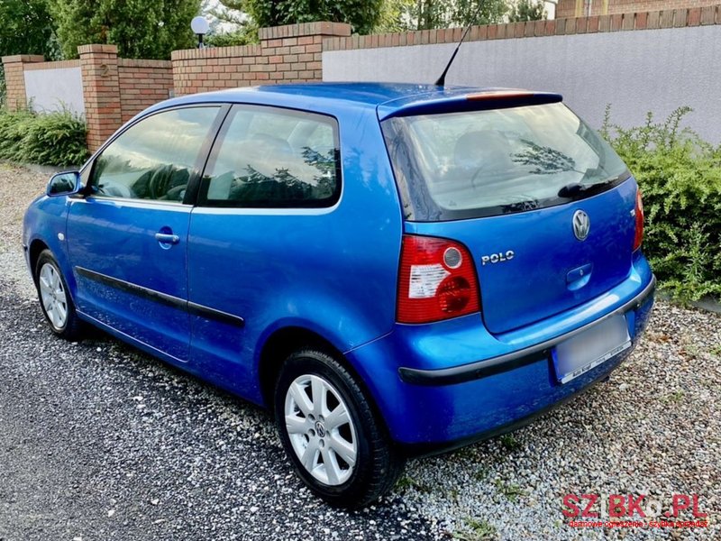 2004' Volkswagen Polo photo #4