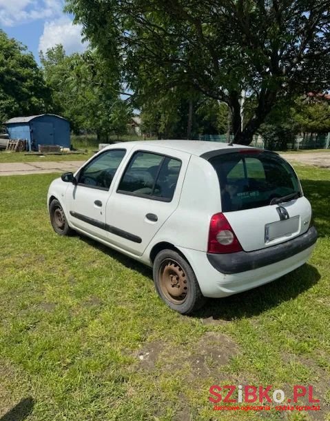 2005' Renault Clio photo #2