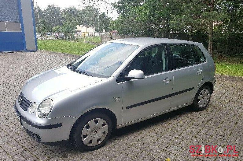 2002' Volkswagen Polo photo #1