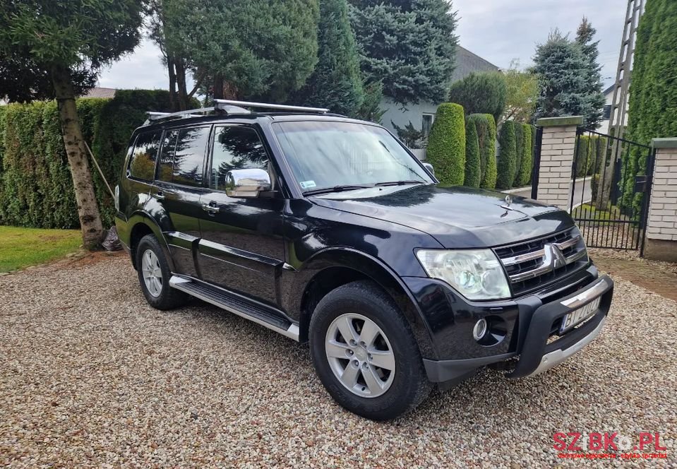 2008' Mitsubishi Pajero photo #1