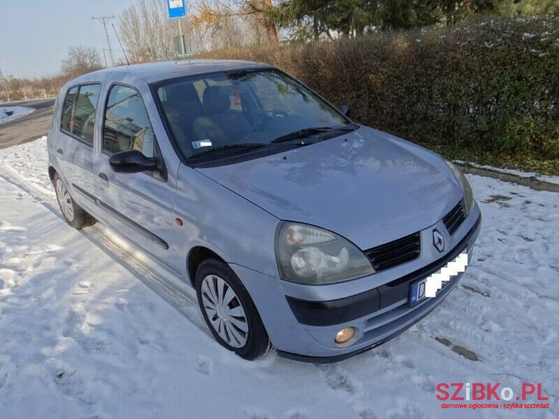 2004' Renault Clio photo #5