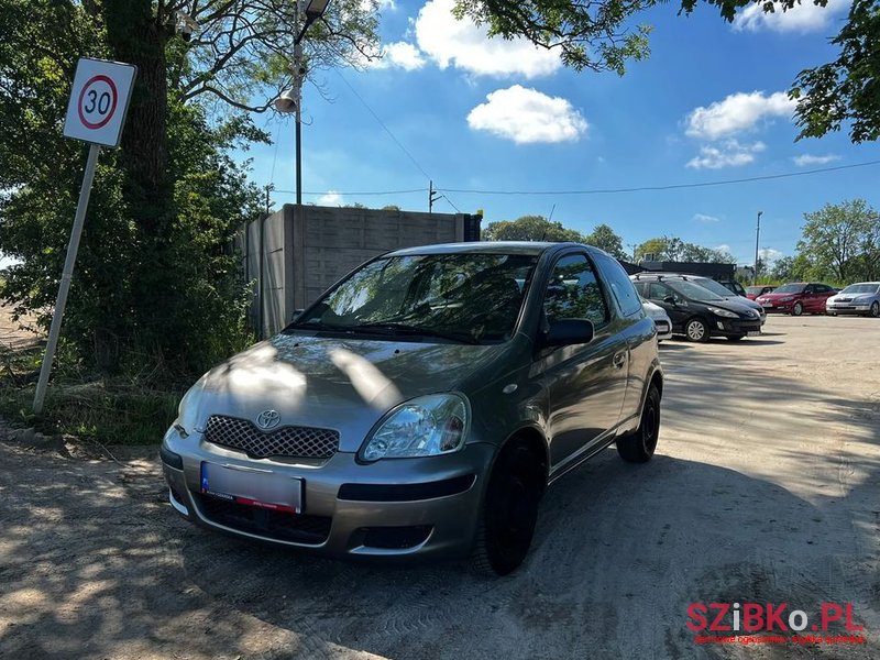 2004' Toyota Yaris 1.3 Terra Plus photo #1