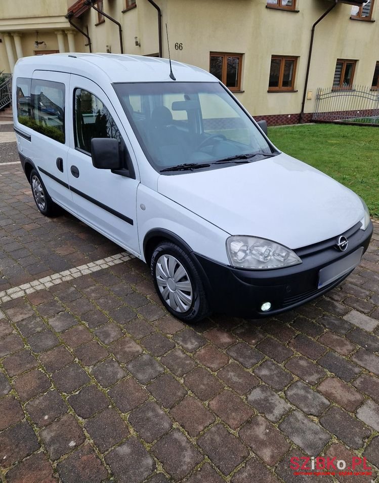 2010' Opel Combo photo #2