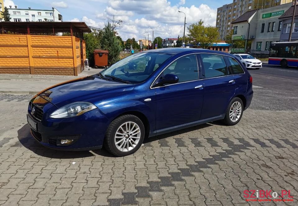 2008' Fiat Croma photo #1