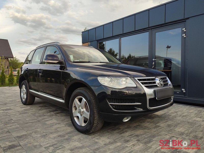 2007' Volkswagen Touareg photo #5