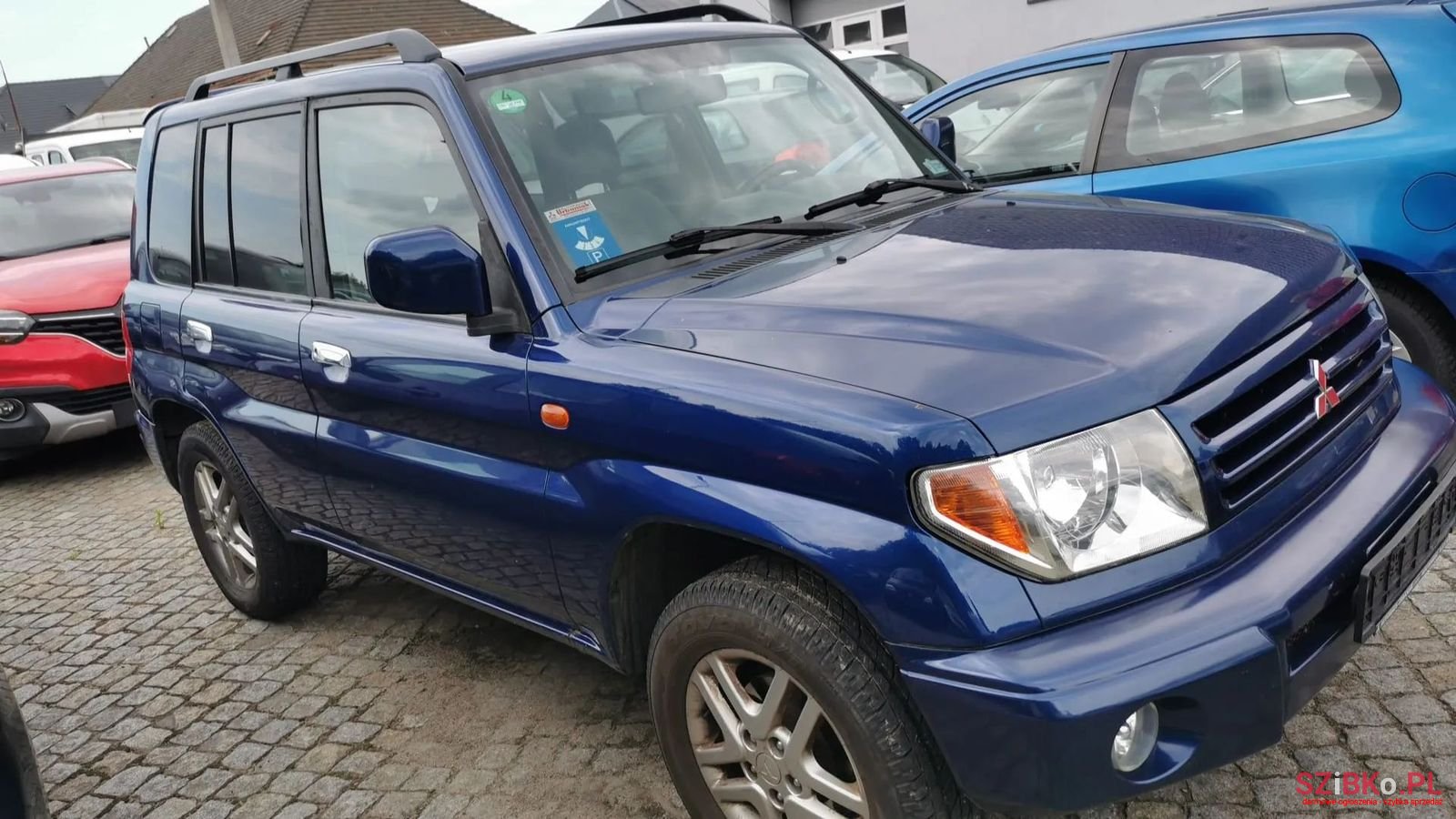 2004' Mitsubishi Pajero Pinin photo #2