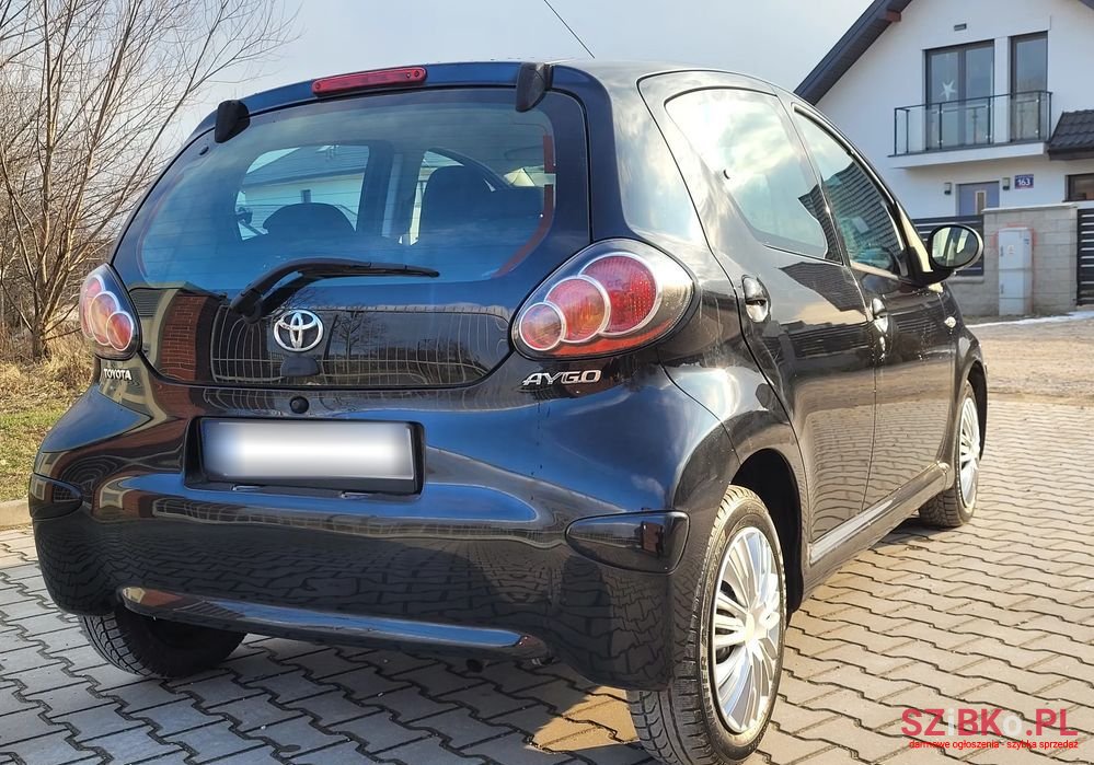 2011' Toyota Aygo 1.0 Vvt-I Luna A/C photo #3