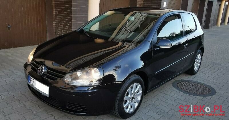 2003' Volkswagen Golf photo #4