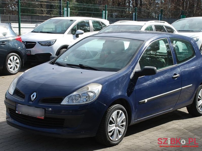 2006' Renault Clio photo #2