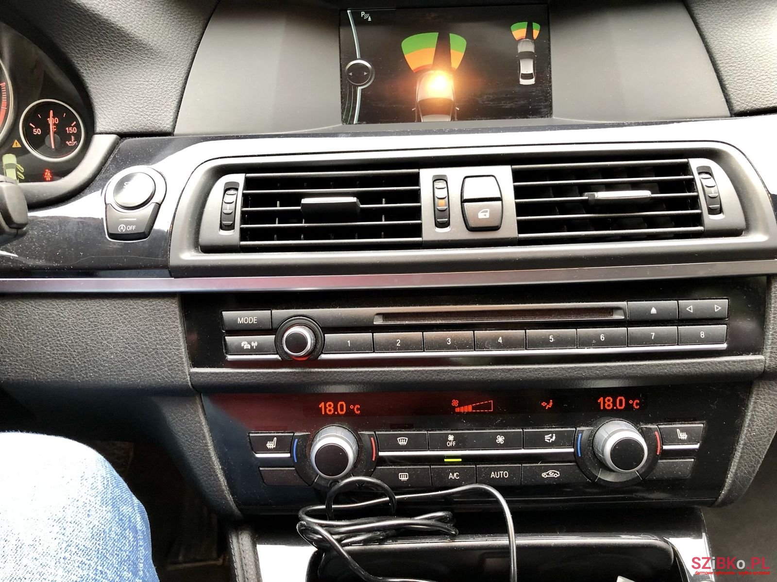 2013' BMW 520 photo #7