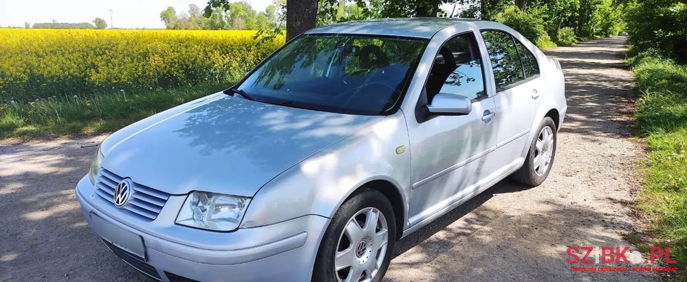 1999' Volkswagen Bora 1.6 photo #1
