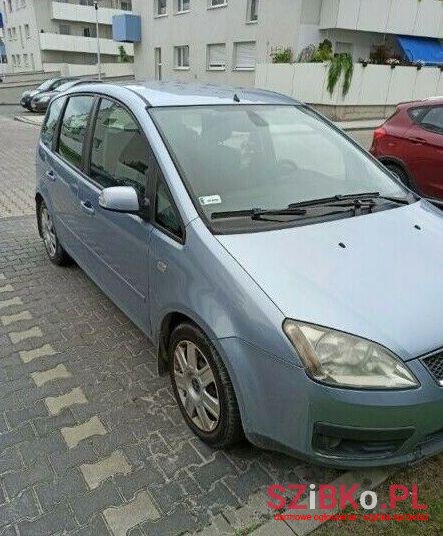 2004' Ford Focus photo #1