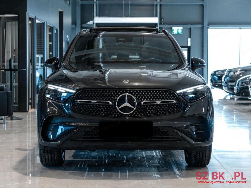 2024' Mercedes-Benz GLC photo #2