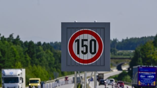 У Чехії вирішили підняти ліміт швидкості авто до 150 км/год