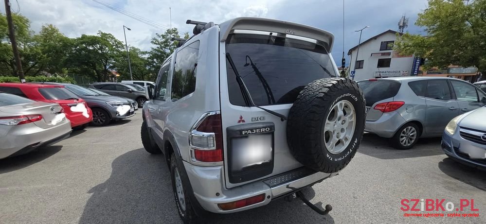 2000' Mitsubishi Pajero photo #4