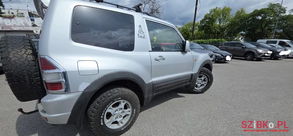 2000' Mitsubishi Pajero photo #5
