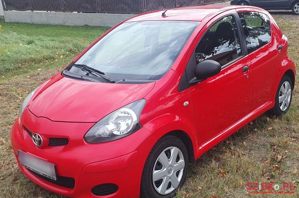 2011' Toyota Aygo photo #1