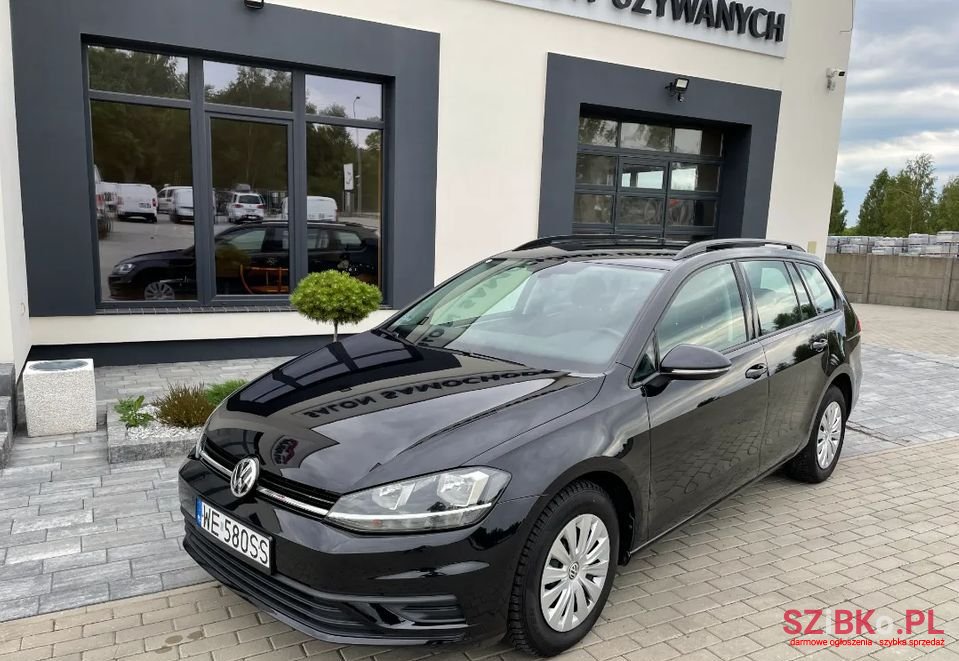 2018' Volkswagen Golf photo #2