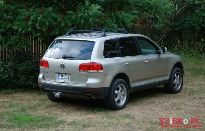 2003' Volkswagen Touareg photo #1