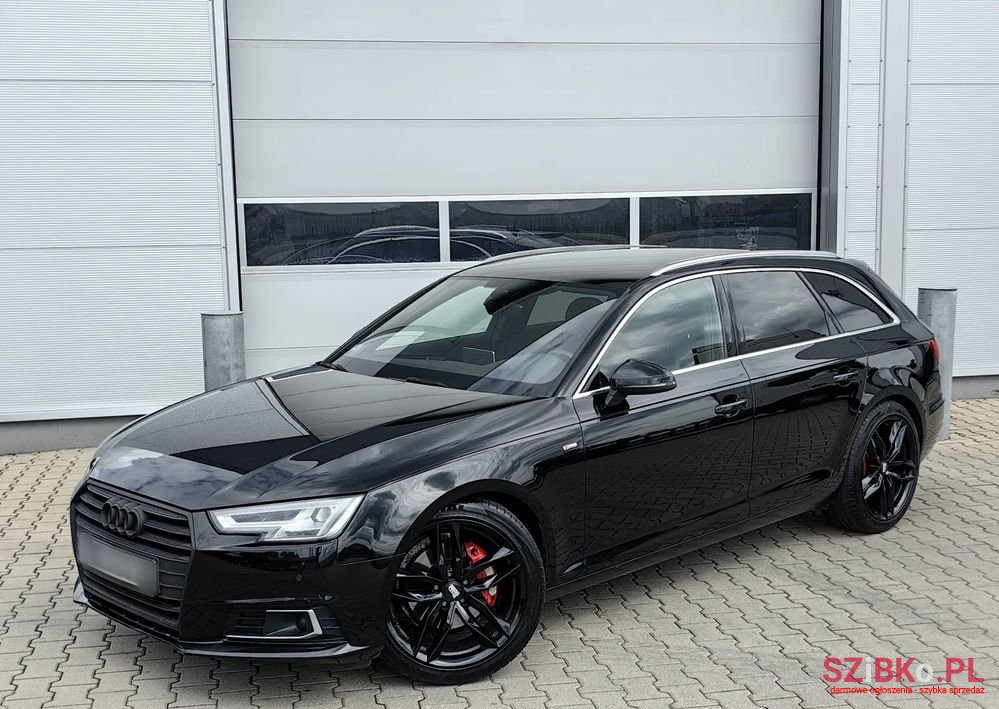 2016' Audi A4 Avant photo #2