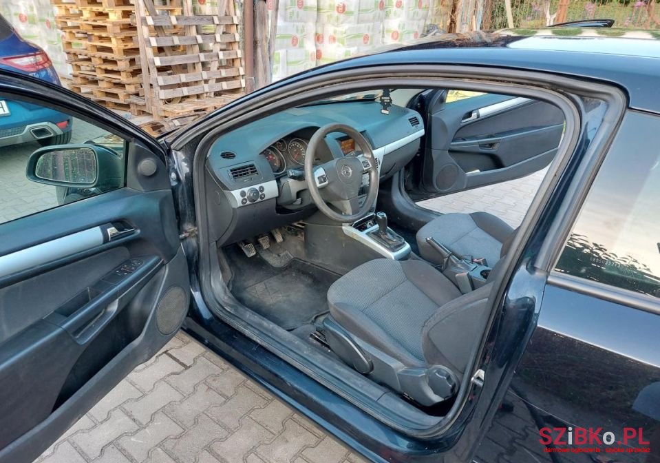 2009' Opel Astra photo #2