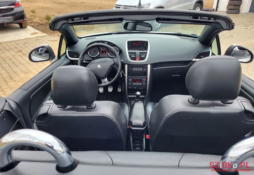 2012' Peugeot 207 120 Vti Platinum photo #6