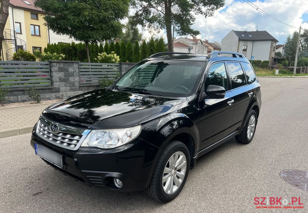 2011' Subaru Forester 2.0X Edition photo #3