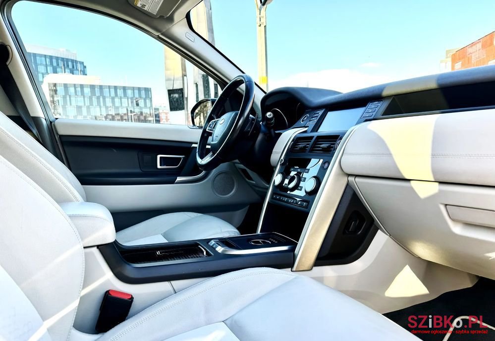 2015' Land Rover Discovery Sport 2.0 Si4 Se photo #1