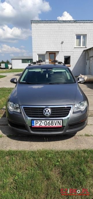 2005' Volkswagen Passat photo #3