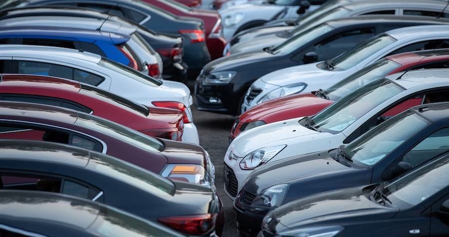 Kupił Mercedesa za 100 tys. zł. Fiskus zażądał kolejnych 61 850 zł. Powód zaskakuje