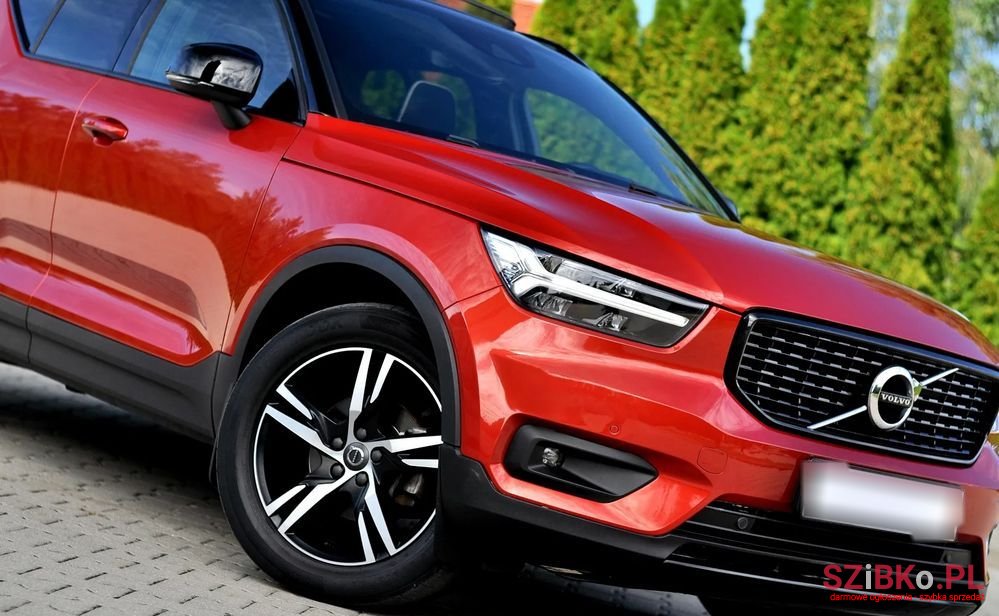 2019' Volvo Xc 40 T3 R-Design photo #2